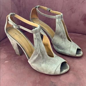 Beige / Tan Suede Coclico T-Strap heels